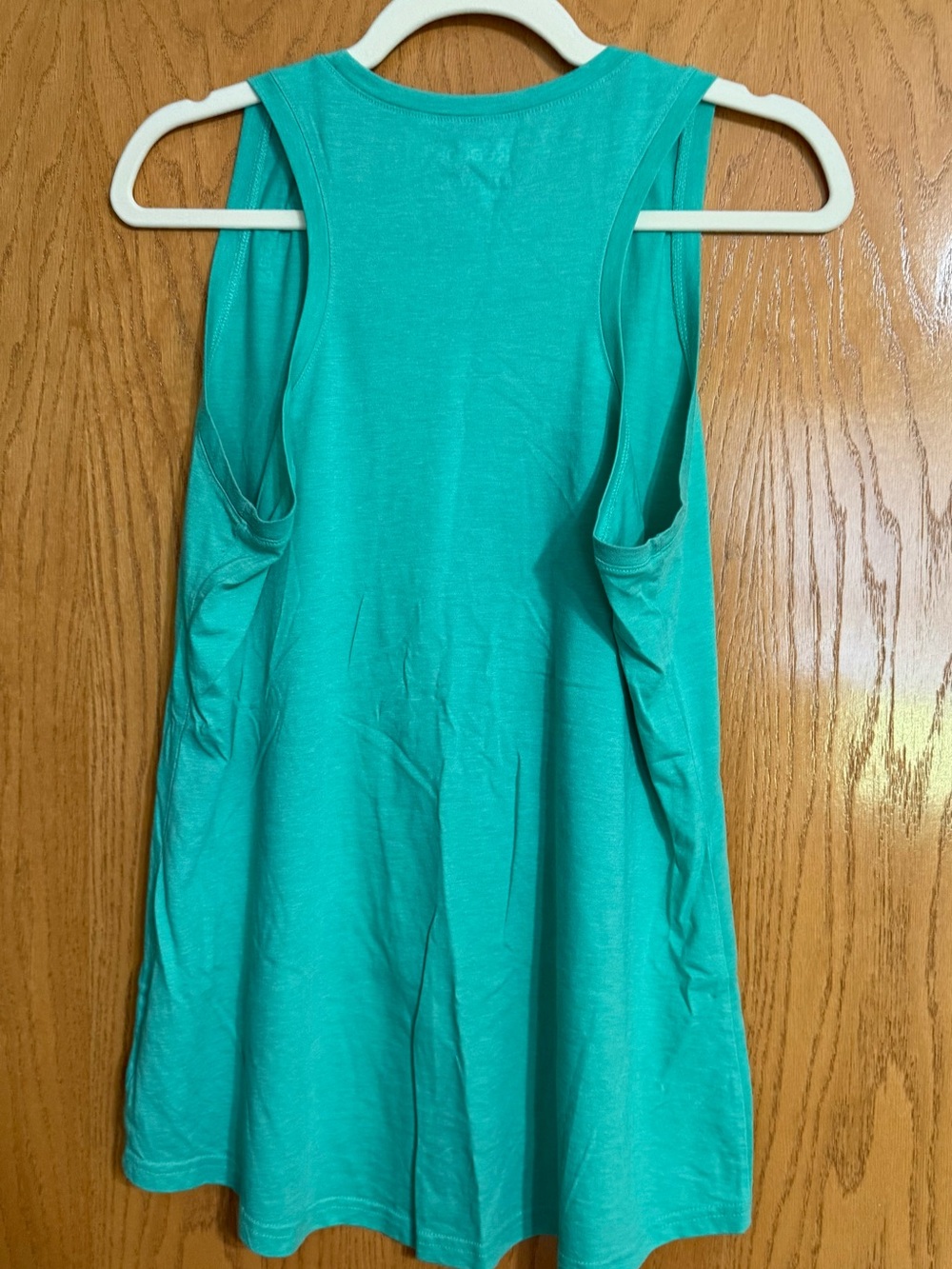 Lot of Women’s workout tops - UnderArmour, Nike, Reebok - Picture 7 of 13